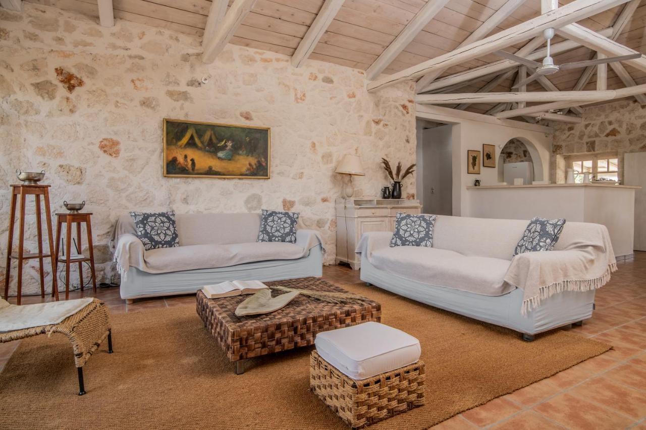 Villa In Pietra Kalamaras Makhairádhon Buitenkant foto